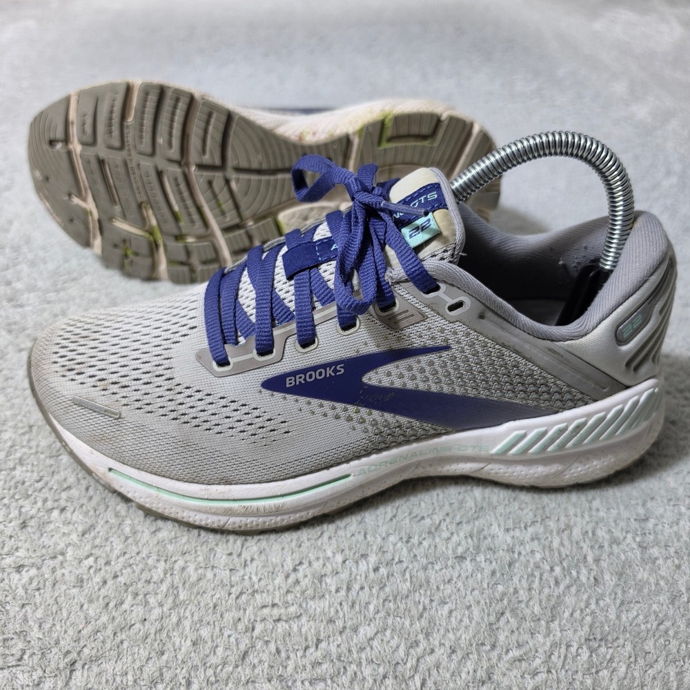 Brooks Adrenaline GTS 22 Women‎ 7.5 Wide Grey Purple Running Shoes 1203531D045